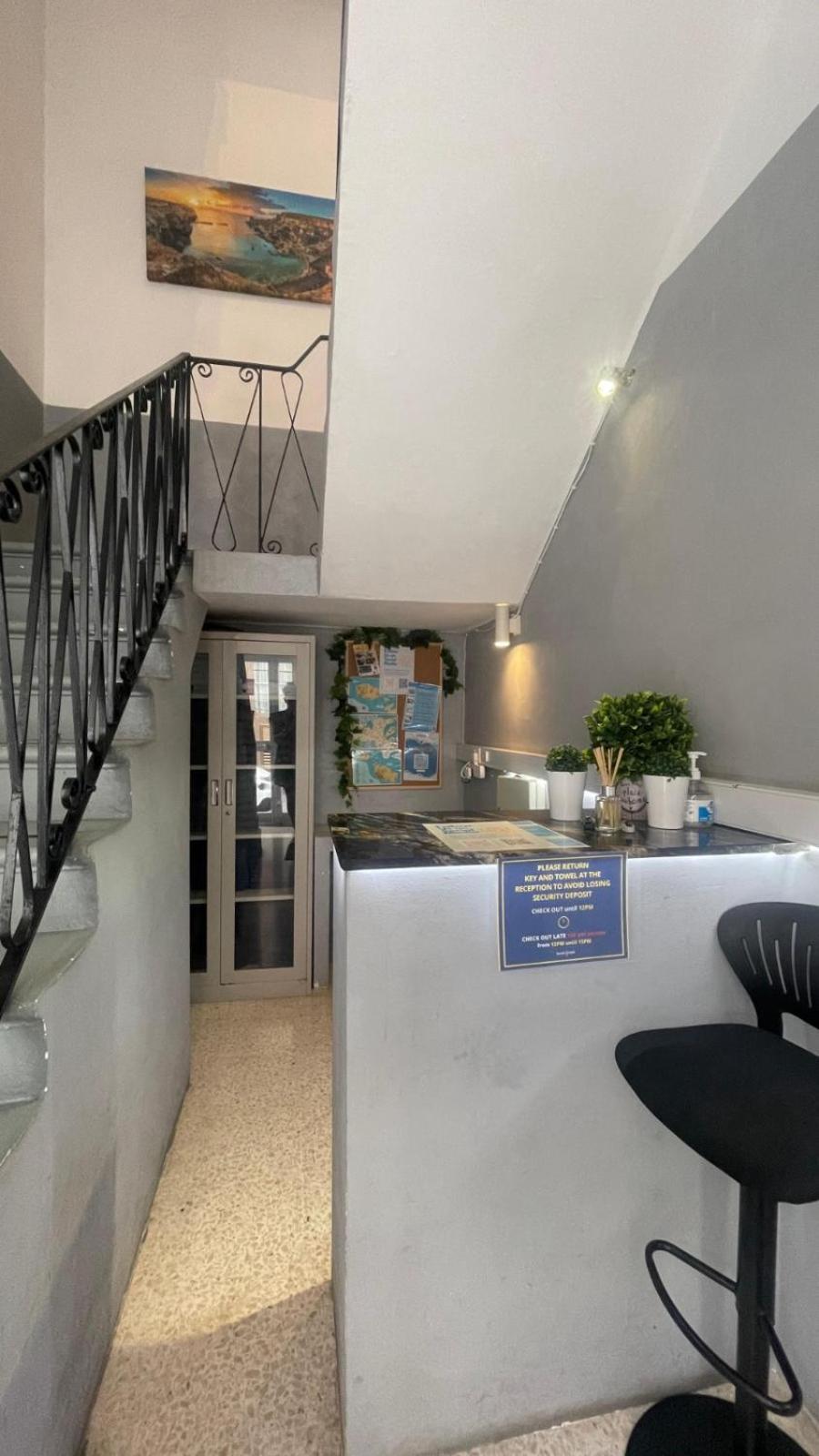 Bookarest Hostel Malta St. Julian's Zewnętrze zdjęcie