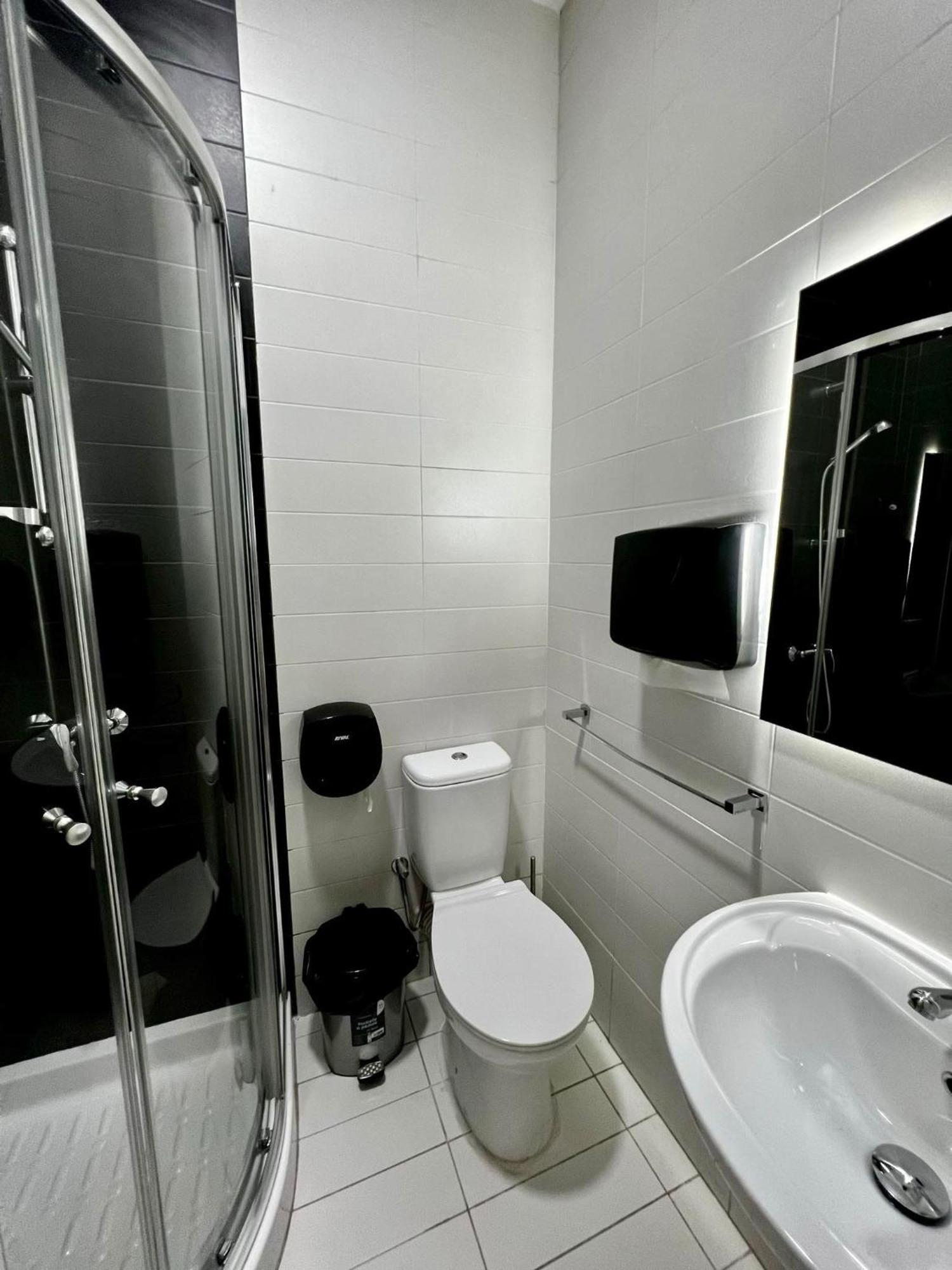 Bookarest Hostel Malta St. Julian's Zewnętrze zdjęcie